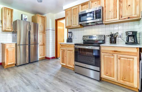 Home about 17 Mi to Detroit with Patio and Grill! - Foto 8