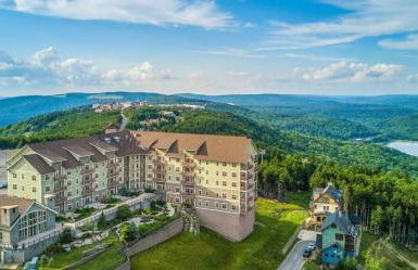 Soaring Eagle Ski-in - Ski-out Condo with Hot Tubs - Foto 38