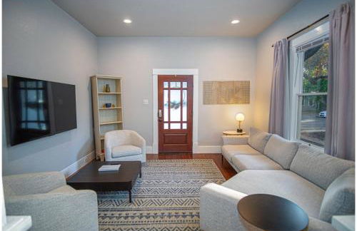 Chic Downtown Farmhouse With Garden and BBQ Grill - Photo 8