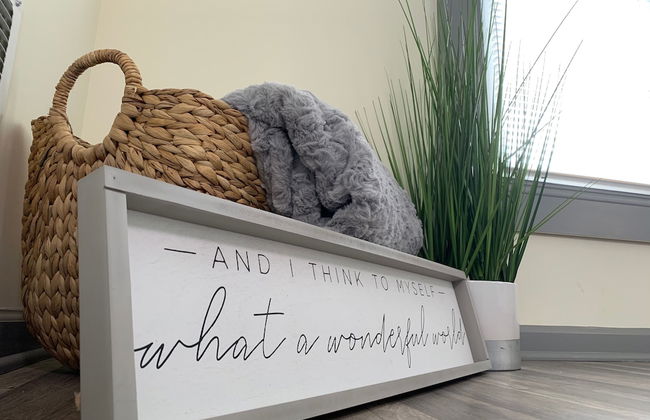 The Eastside Manor - Private Yard & Parking, Near Falls & Casino by Niagara Hospitality - Photo 7