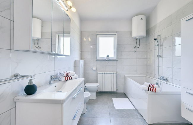 Apartment With Modern Decor and Spacious Garden, 3 km From the Beach - Foto 23