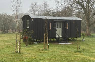 Mountbatten Shepherds hut & Buckhurst Shepherds hut - Photo 69