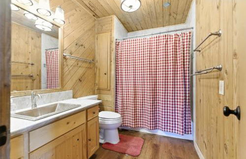 Frio Rivers Edge in the Heart of Hill Country cabin - Foto 13