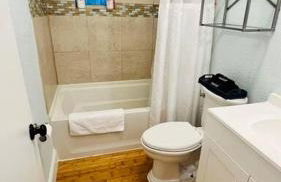 Luxury 2/2 private oasis w/Hot Tub walk to Beach - Foto 12