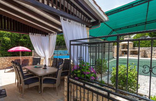 Apartment With A Private Swimming Pool, Garden & BBQ - Foto 8