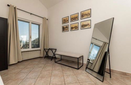 Kejani attic apt Scenic Views, Lux bath, Fast Wi-fi - Foto 51