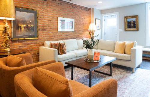 Luxury Federal Hill Home with Rooftop & 4 Parking Spots - Foto 1