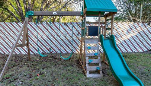 Walk to the Beach - BBQ - Patio - Play Area - Pets - Photo 4, Garden