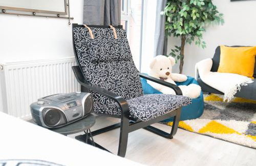 Milton Keynes new 5-Bedrooms 14guests Contractor family holiday Free Parking - Foto 36