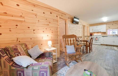 Scenic Evans Hideaway Steps to Lake Huron! - Foto 6