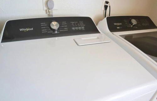 Cozy Cabin in the City of Winnemucca plus GYM - Foto 7