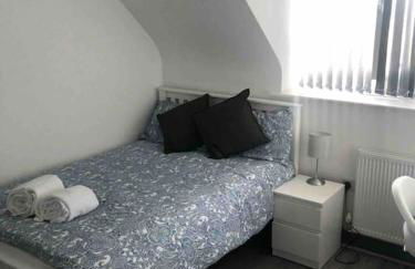 Newly refurbished studio, great location 8 studios - Photo 8