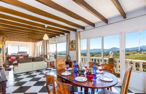 Villa Alqueria by Villa Plus - Photo 8