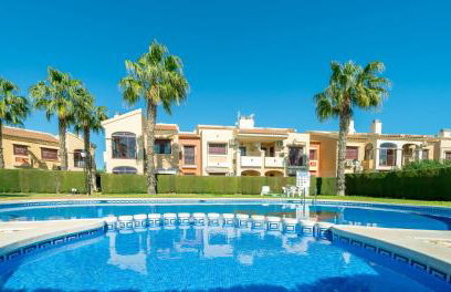 Club Salino Hideaway-Your Peaceful Retreat with Pool in Torrevieja - Photo 2