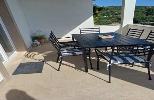 Two Bedroom Apartment with Sea View - Foto 27