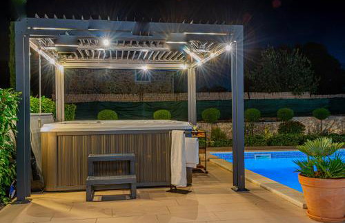 Villa Romansa Miljevci near Krka National Park - Photo 39