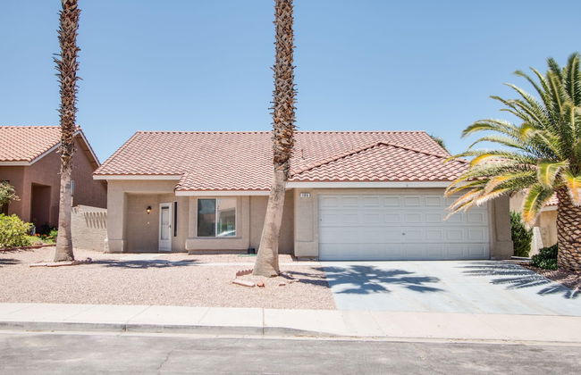 Beautiful Spacious House very Nice area - Photo 8