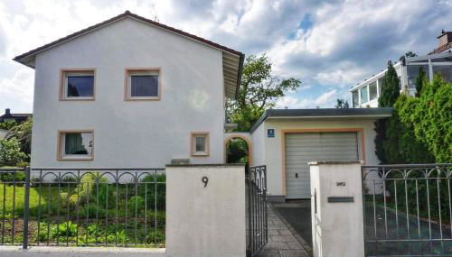 Cozy house with courtyard - Foto 3