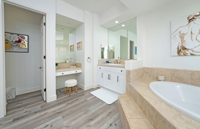 Luxurious 5BR Resort Style Home w/ Pool & Spa - Foto 28