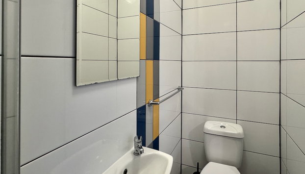 Radford House Spacious Stay for 8 Work Trips or Breaks - Photo 5, Room