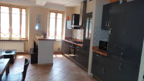 spacieux logement face à la Cité Médievale - Foto 1