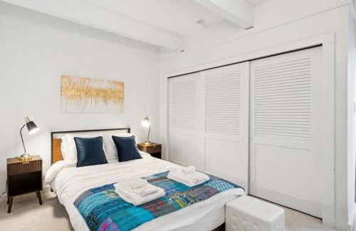 Mt Adams Lookout with Best City View and Parking - Foto 3