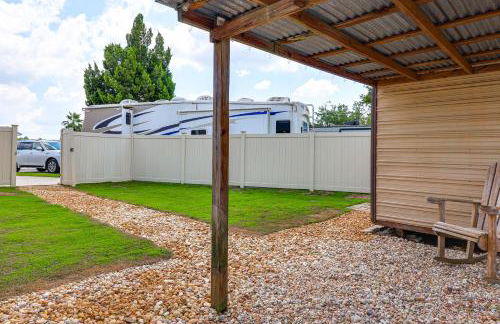 Resort Dock and Boat Ramp Home with Wolf Bay Access - Foto 26