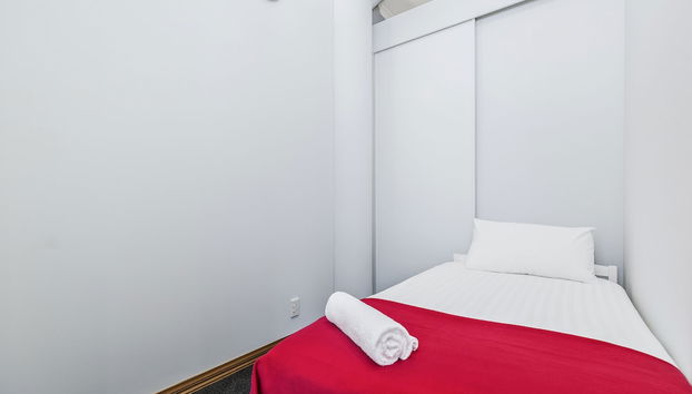 Two Bedroom Waterfront & City Apartment - Photo 2, Chambre