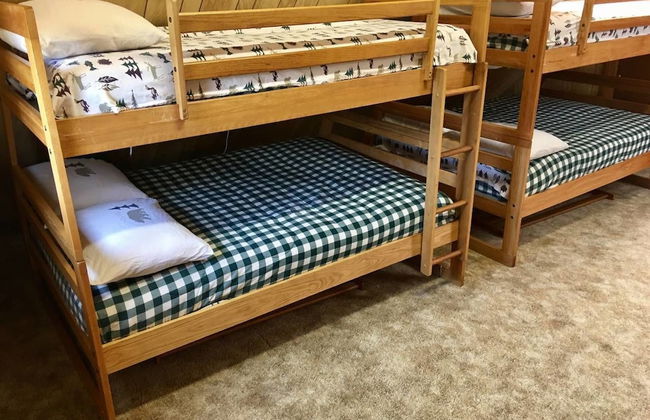 Whispering Pines Cabin Retreat - Foto 7