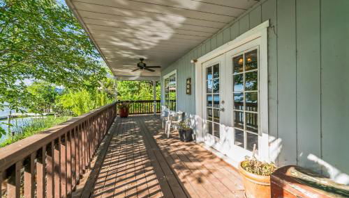 Lakeside Retreat with Private Boat Ramp home - Foto 1