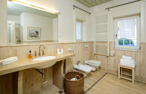 Elegant Brac Villa 4 Bedrooms Villa Shoreline Serenity Stunning Sea Views - Foto 33