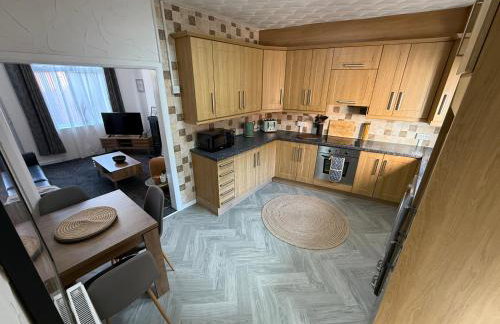 3 bed Jct 37 M1 luxury stay! - Foto 13