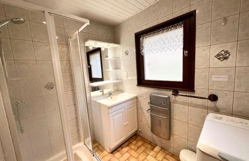 Chalet cosy en bordure de forêt avec wifi, terrasse et équipements complets à Rochesson - FR-1-589-235 - Foto 16