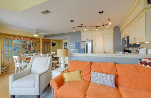 Elk Rapids Condo with Balcony Overlooking Elk Lake! - Foto 2