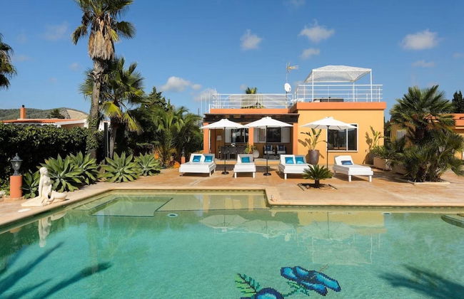 Modern Villa With Pool Near Town - Foto 29