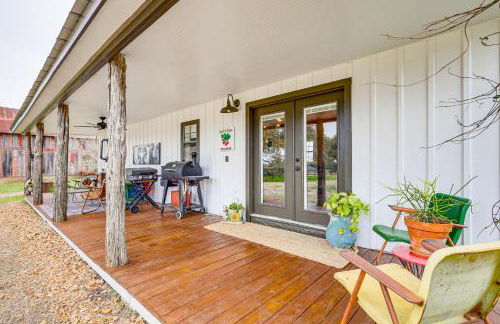 Large Yard and Pond Fayetteville Rural Retreat - Foto 1