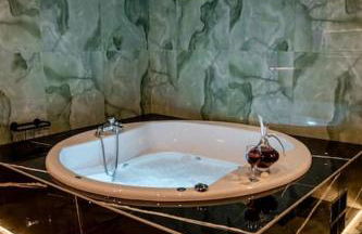 Smaragdi Luxury Jacuzzi Apartment Noho Premium Living - Foto 17