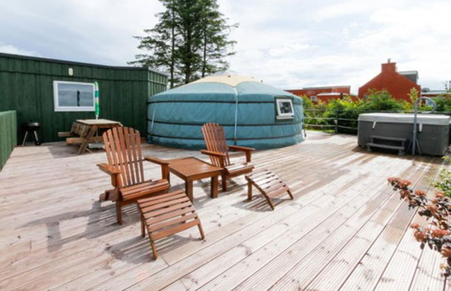 Orange Yurt With Hot Tub- Sleeps 3, Parking & Wifi - Photo 12