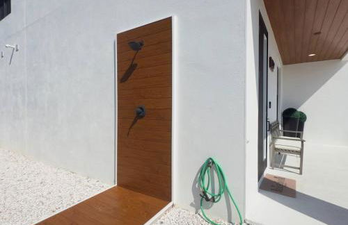 The C House - Photo 50