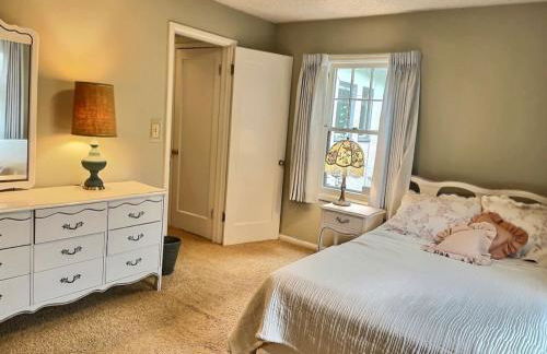 Historic McDowell House Antique Charm by Hospital - Foto 5