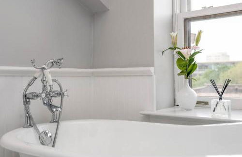 Lumber Barons Detroit Brush Park Penthouse 3BR 2 Kings 1 Queen 2 Baths 1 Car Garage - Photo 22