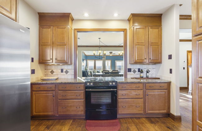 Table Rock Manor at Whitefish Bay - Photo 13