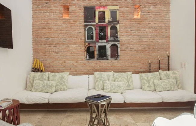 w Sophisticated 3BR House w AC in Cartagena - Photo 8