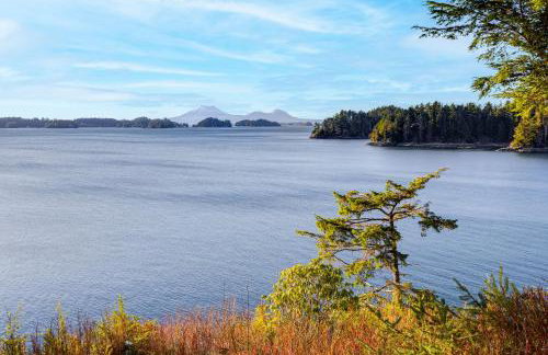 Hot Tub and Whale Watching! Scenic Sitka Escape - Foto 35