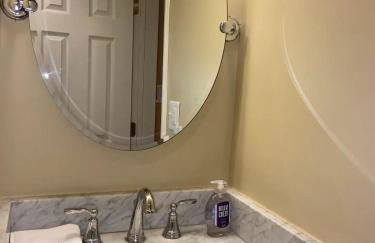 Modern 3-bedroom, big fence yard, Pets stay free - Foto 71