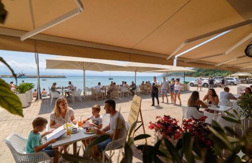 Archontiko Seaside Hotel-Beachfront Blue Experience - Photo 27