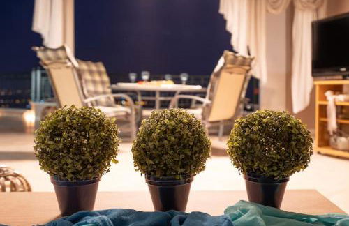 Amazing view with huge balcony - Photo 47