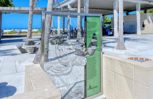 Two-Level, Heated Pool, Trolley to Beach & Village - Foto 50