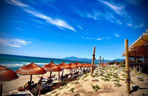 2 bed Elviria - 65sqm Terrace - Pools - Walk to Beach - Foto 12