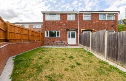 Overbury Lodge, Birmingham with FREE Parking - Photo 32